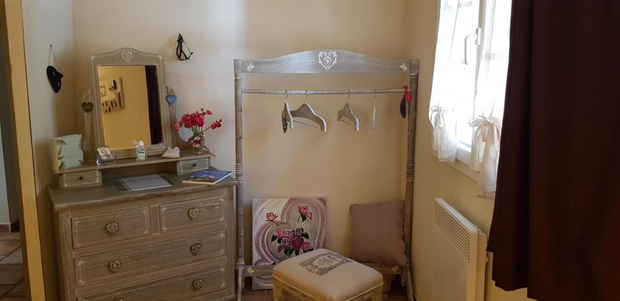 생마르탱드크로 Fenetre Sur Les Alpilles B&B 외부 사진