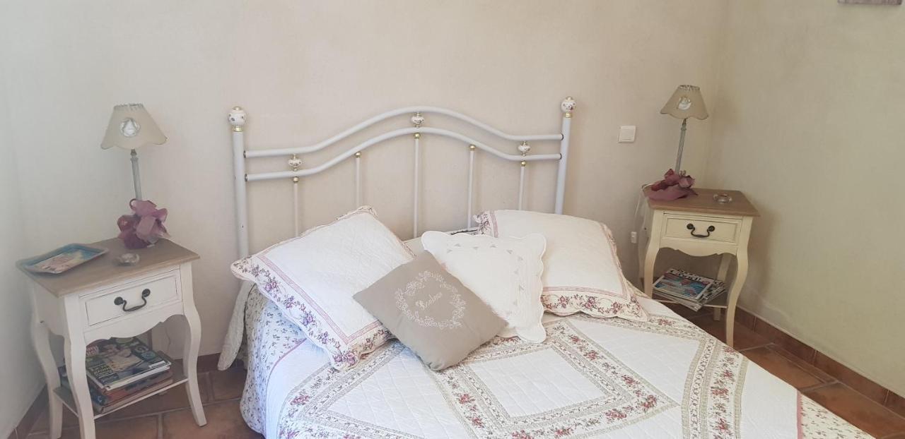 생마르탱드크로 Fenetre Sur Les Alpilles B&B 외부 사진