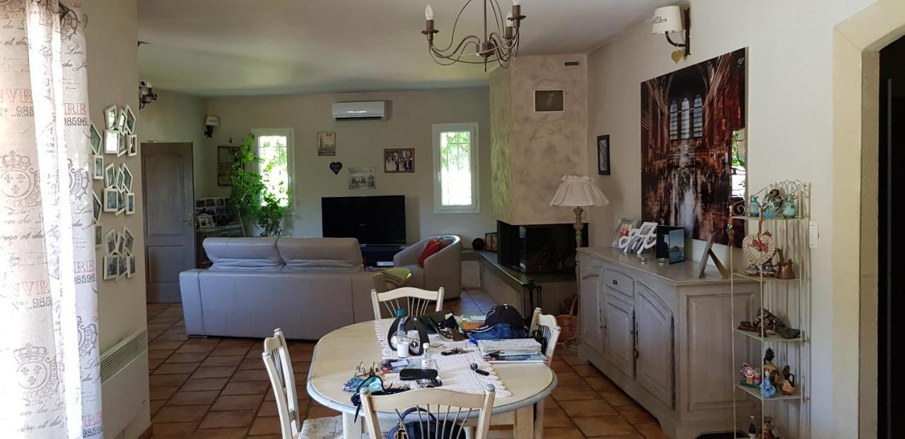 생마르탱드크로 Fenetre Sur Les Alpilles B&B 외부 사진