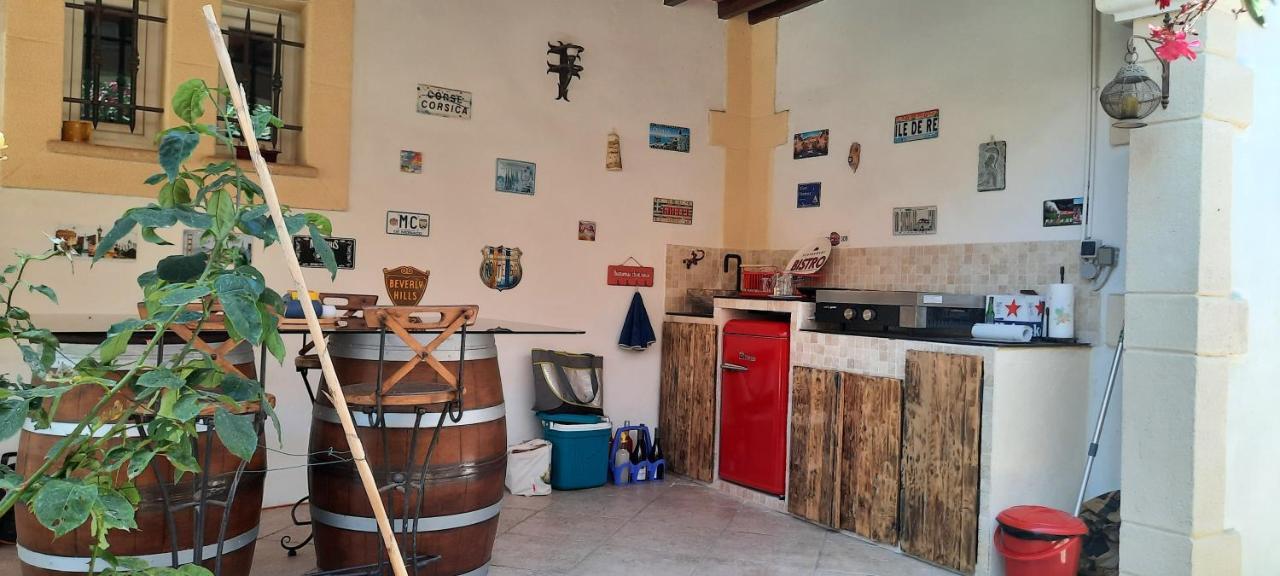 생마르탱드크로 Fenetre Sur Les Alpilles B&B 외부 사진